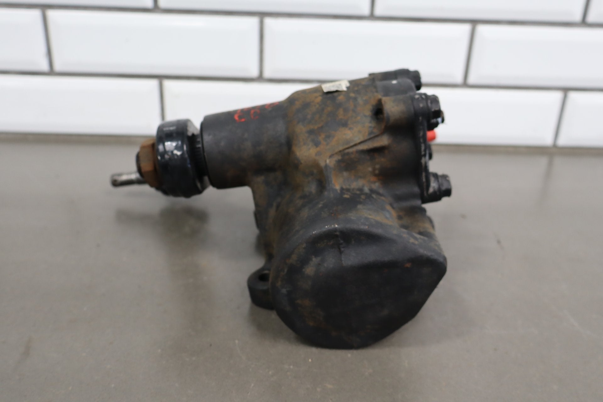 2002-2007 Chevrolet Silverado 2500HD Steering Gear Box Assembly