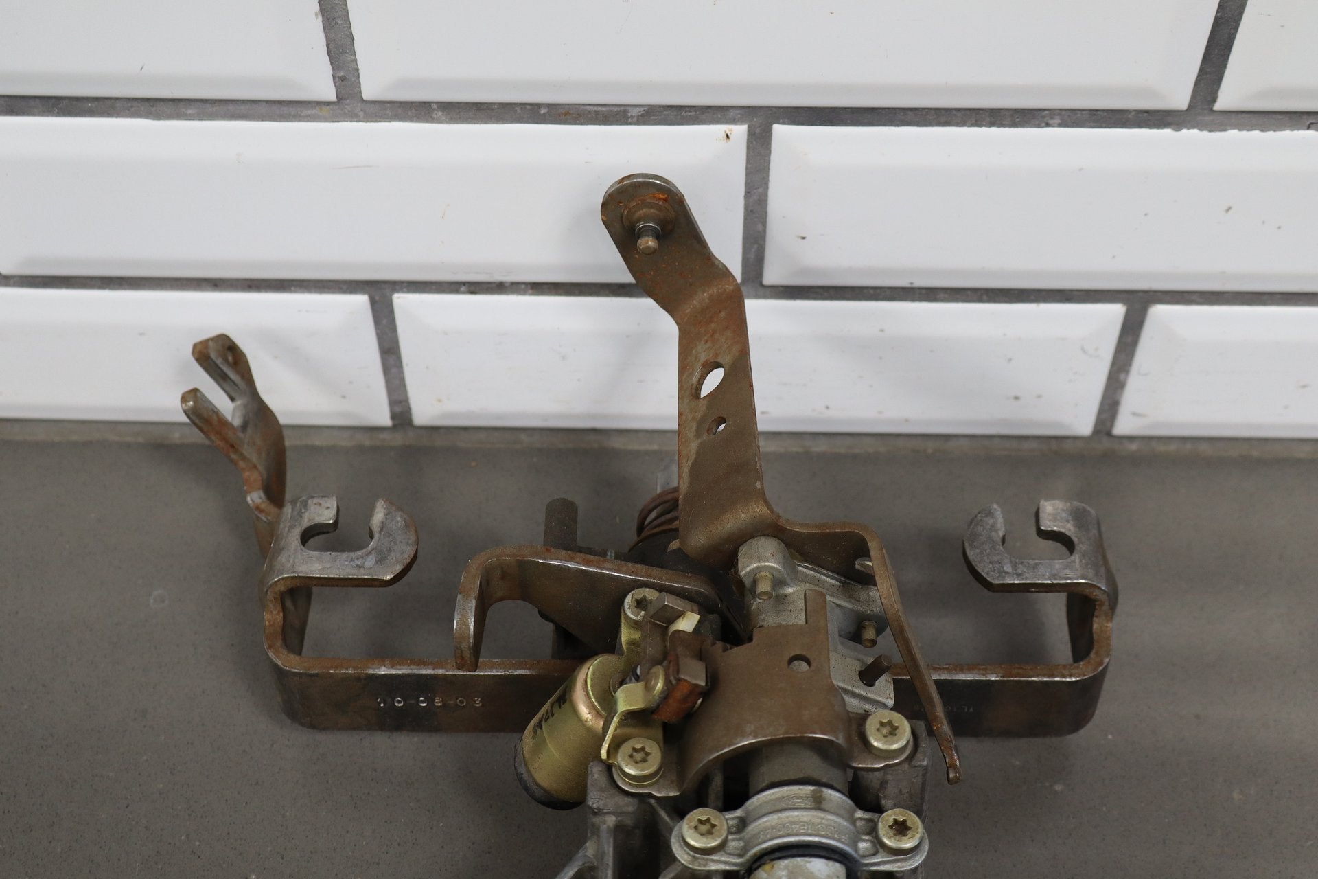 2002-2007 Ford F-350 Super Duty Tilt Steering Column with Key/Switches F2UZ3524A