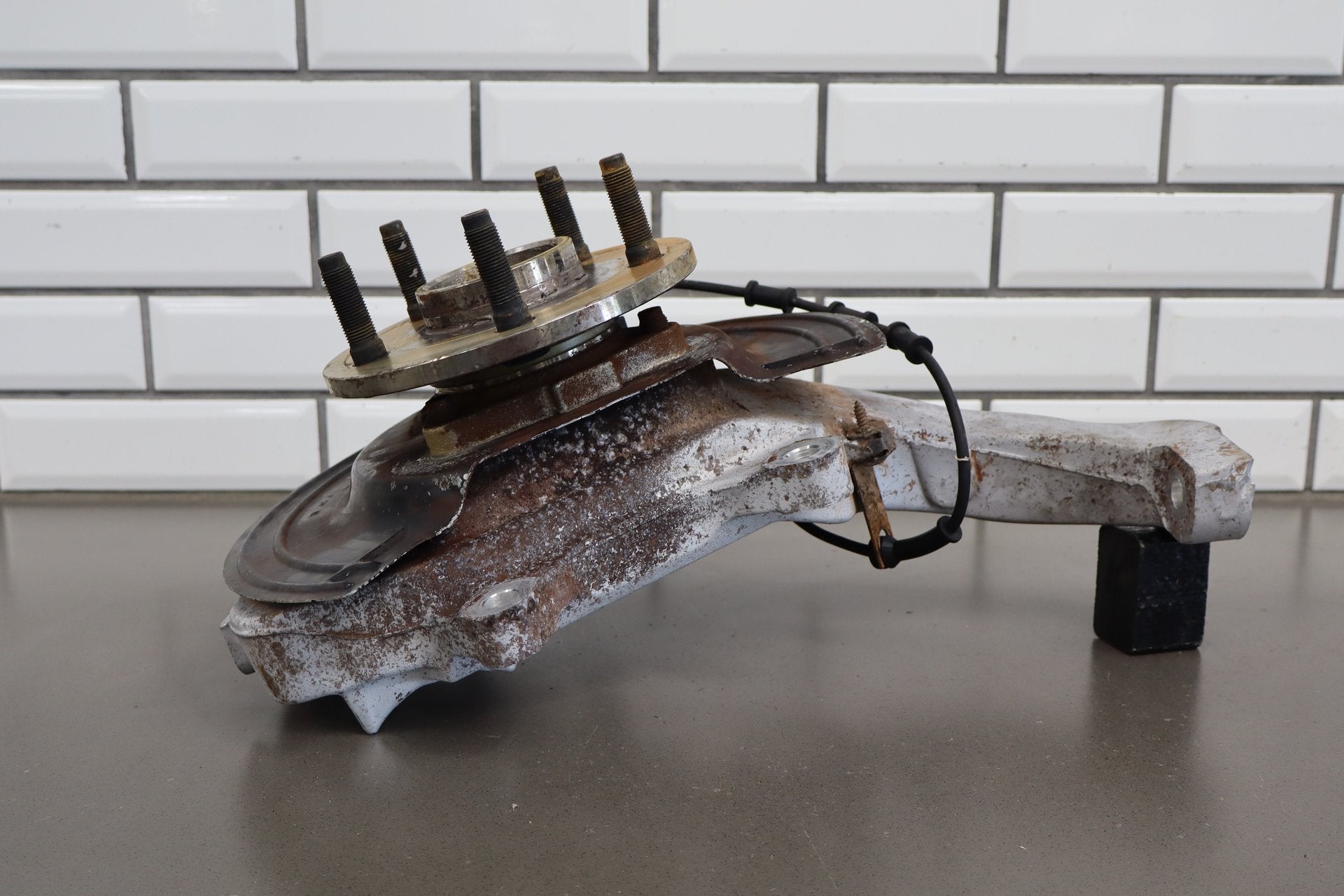 2002-2008 Ram 1500 Left Front Spindle 52106553AB