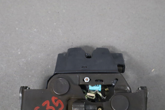 2002 - 2010 Lexus SC430 Trunk / Decklid Lid Latch OEM