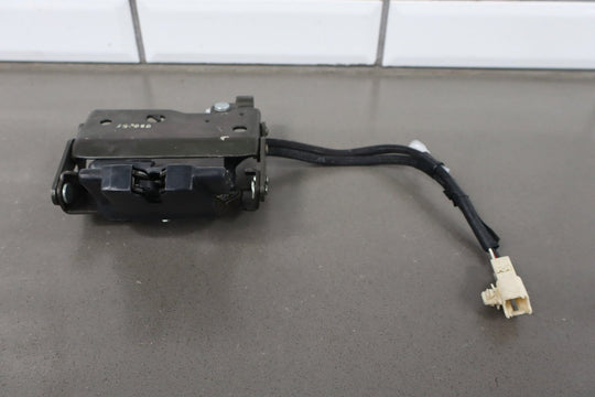 2002 - 2010 Lexus SC430 Trunk / Decklid Lid Latch OEM