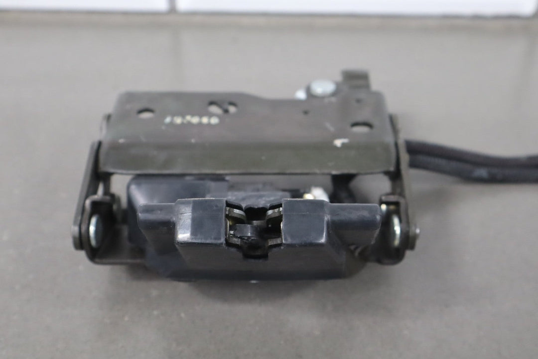 2002 - 2010 Lexus SC430 Trunk / Decklid Lid Latch OEM