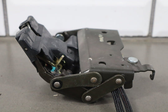 2002 - 2010 Lexus SC430 Trunk / Decklid Lid Latch OEM