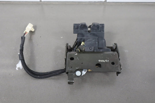 2002 - 2010 Lexus SC430 Trunk / Decklid Lid Latch OEM