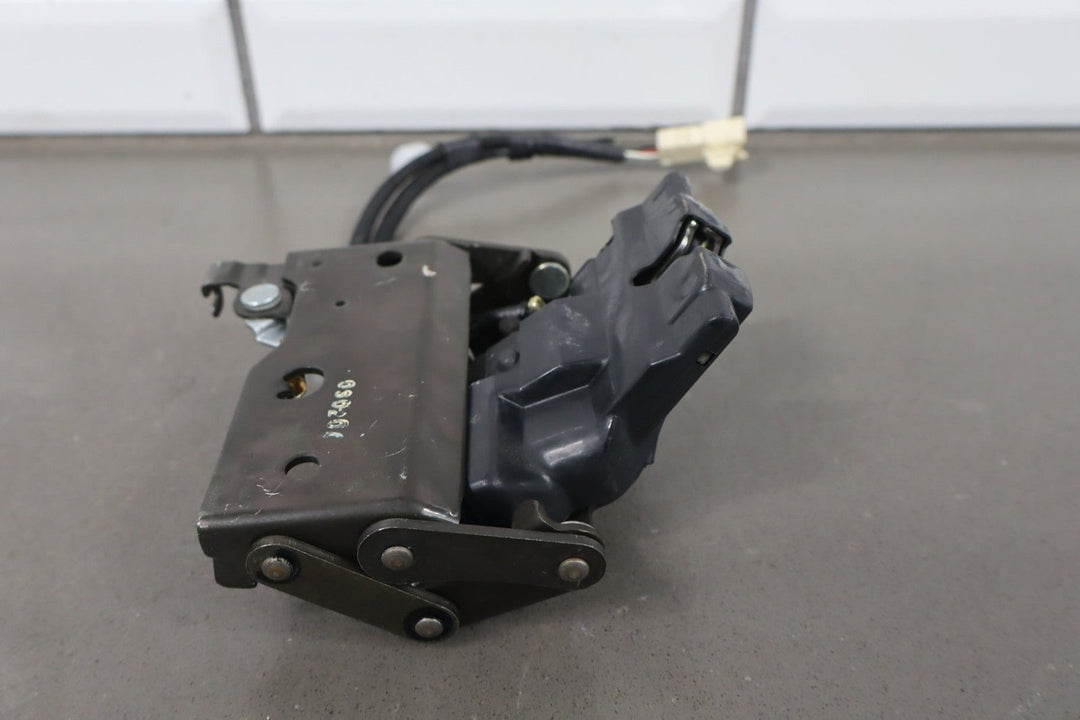 2002 - 2010 Lexus SC430 Trunk / Decklid Lid Latch OEM