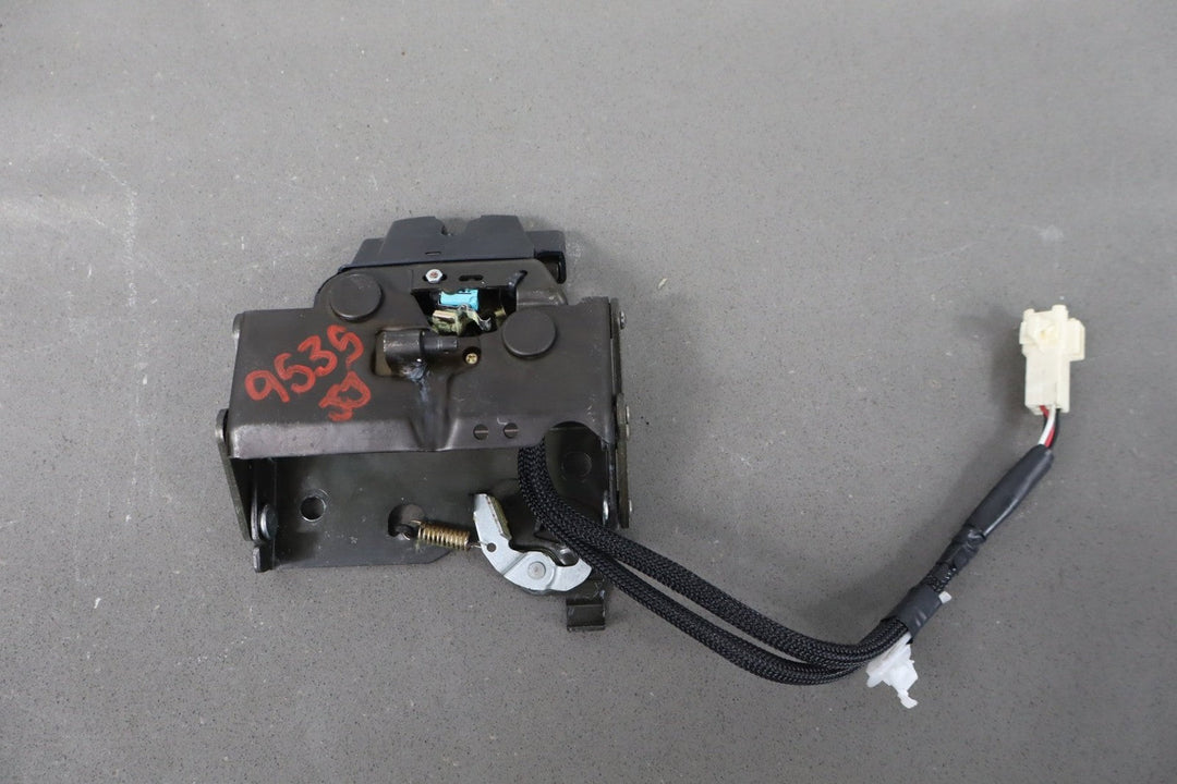 2002 - 2010 Lexus SC430 Trunk / Decklid Lid Latch OEM