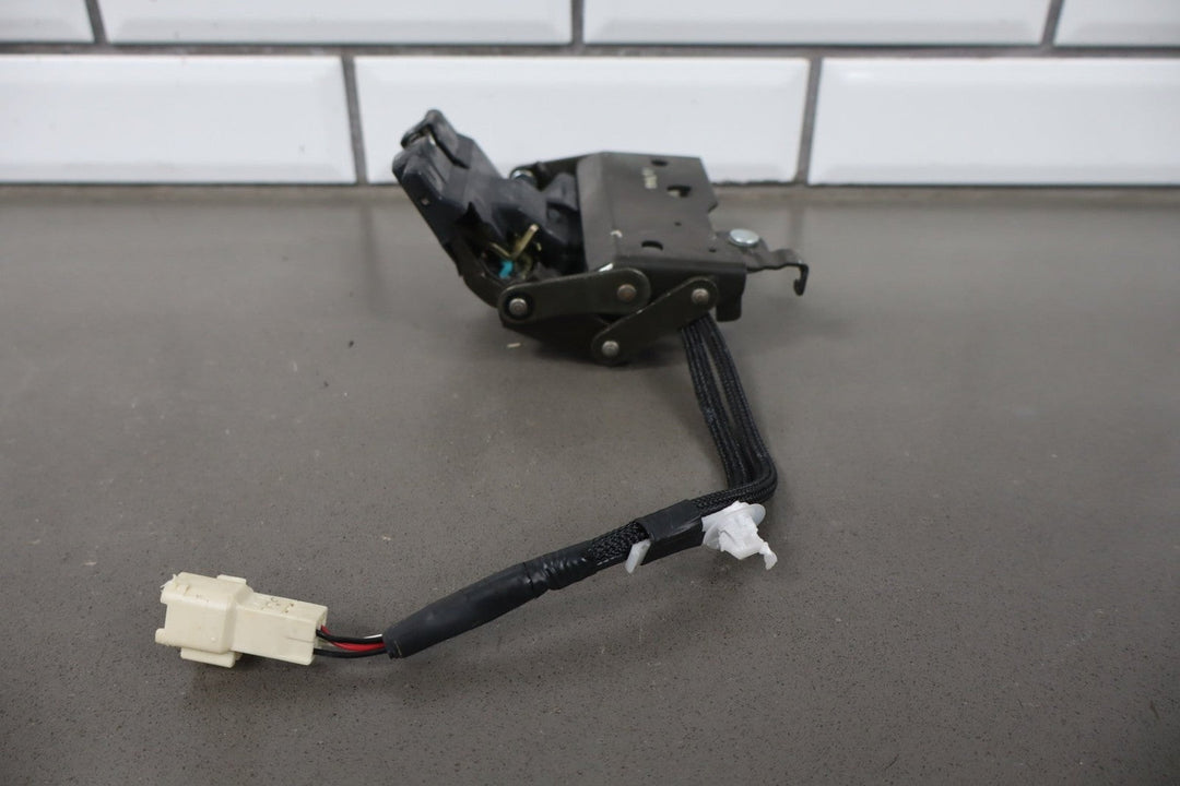2002 - 2010 Lexus SC430 Trunk / Decklid Lid Latch OEM