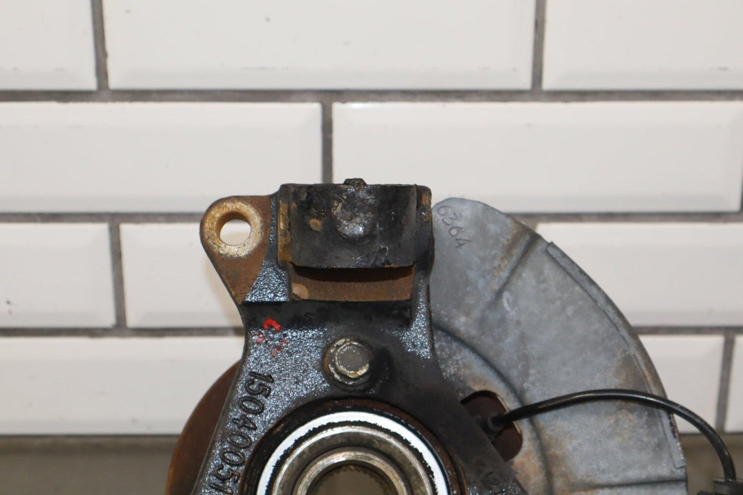 2002 Cadillac Escalade Luxury Left Front Spindle