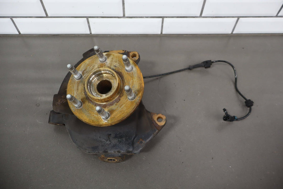 2002 Cadillac Escalade Luxury Left Front Spindle