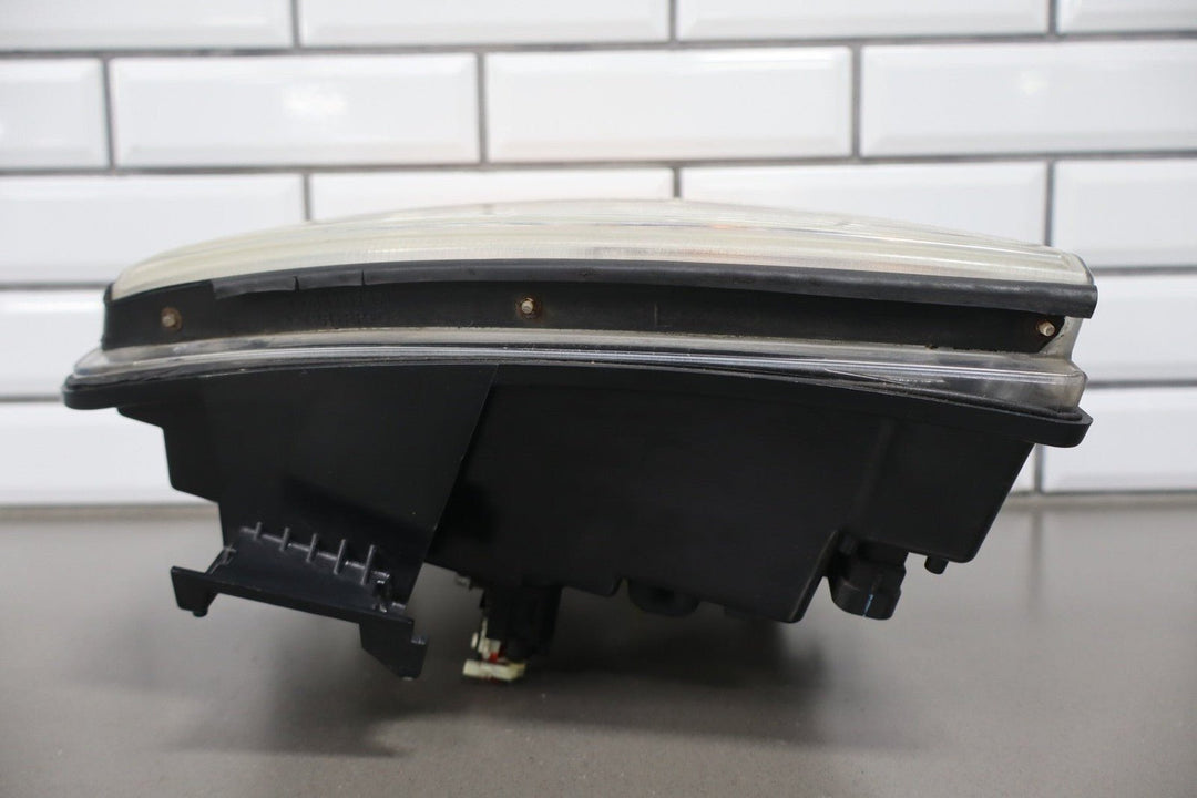 2002 Cadillac Escalade Luxury Left Headlamp Halogen 15181851 OEM
