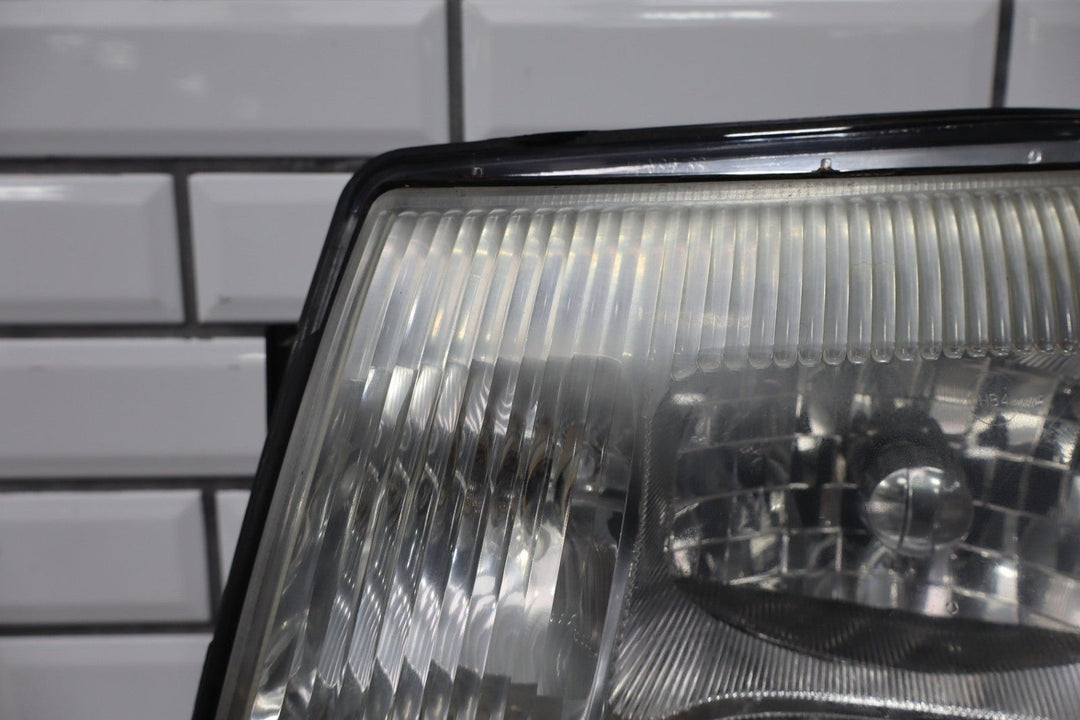 2002 Cadillac Escalade Luxury Left Headlamp Halogen 15181851 OEM