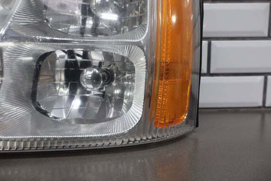 2002 Cadillac Escalade Luxury Left Headlamp Halogen 15181851 OEM