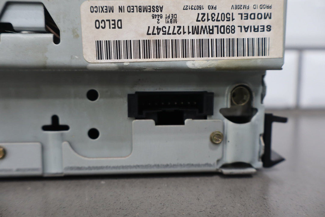 2002 Cadillac Escalade Radio AM/FM Cassette 15073127 OEM