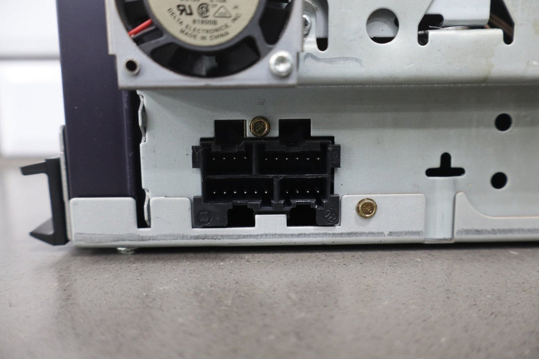 2002 Cadillac Escalade Radio AM/FM Cassette 15073127 OEM
