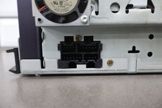 2002 Cadillac Escalade Radio AM/FM Cassette 15073127 OEM