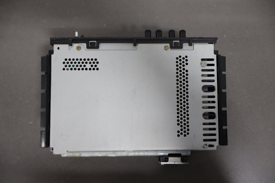 2002 Cadillac Escalade Radio AM/FM Cassette 15073127 OEM
