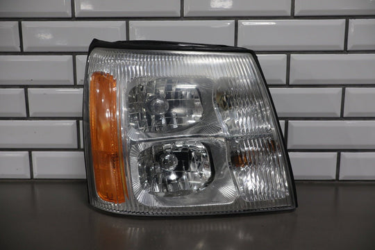 2002 Cadillac Escalade Right Headlamp Halogen 15181850 OEM
