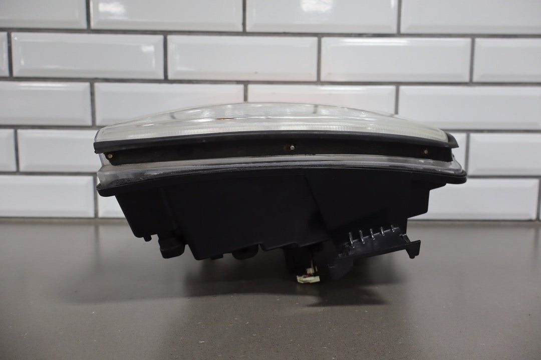 2002 Cadillac Escalade Right Headlamp Halogen 15181850 OEM