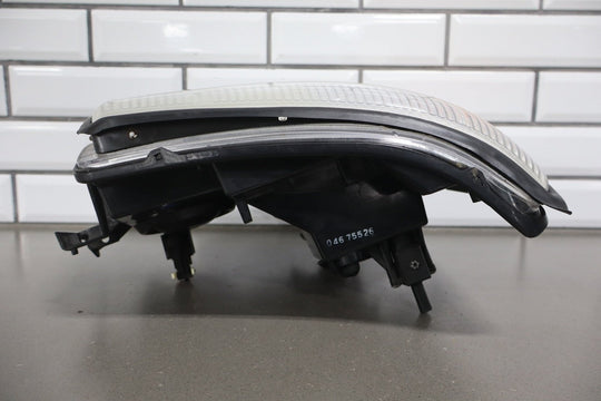 2002 Cadillac Escalade Right Headlamp Halogen 15181850 OEM