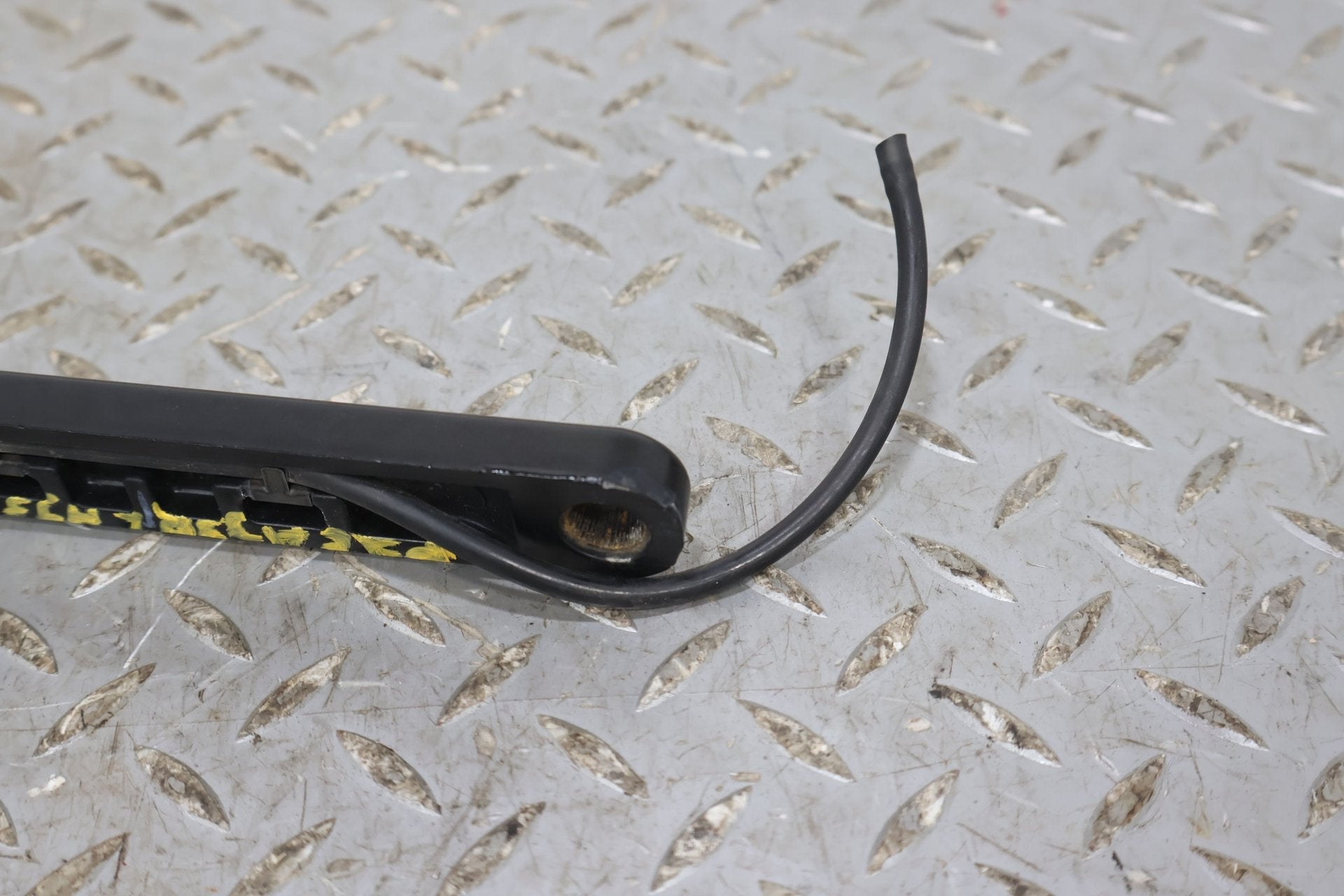 2002 Cadillac Escalade- Wiper Arm