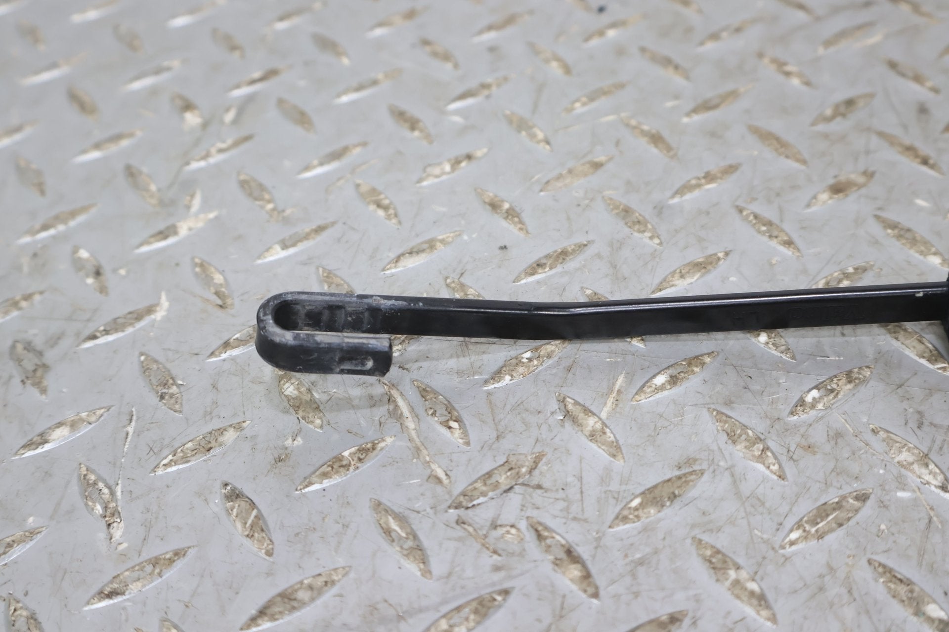 2002 Cadillac Escalade- Wiper Arm