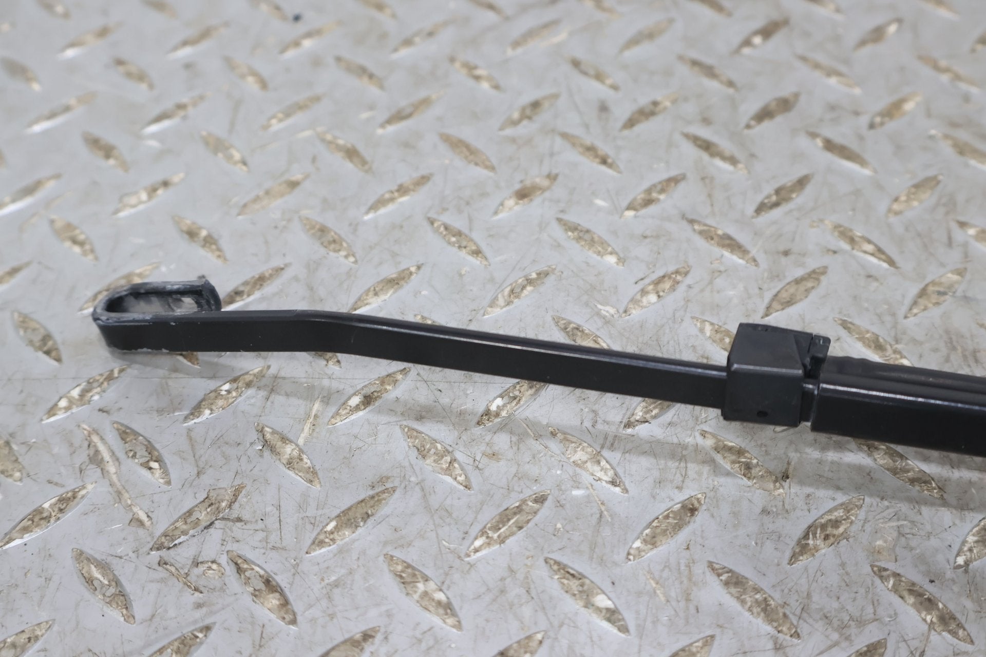 2002 Cadillac Escalade- Wiper Arm