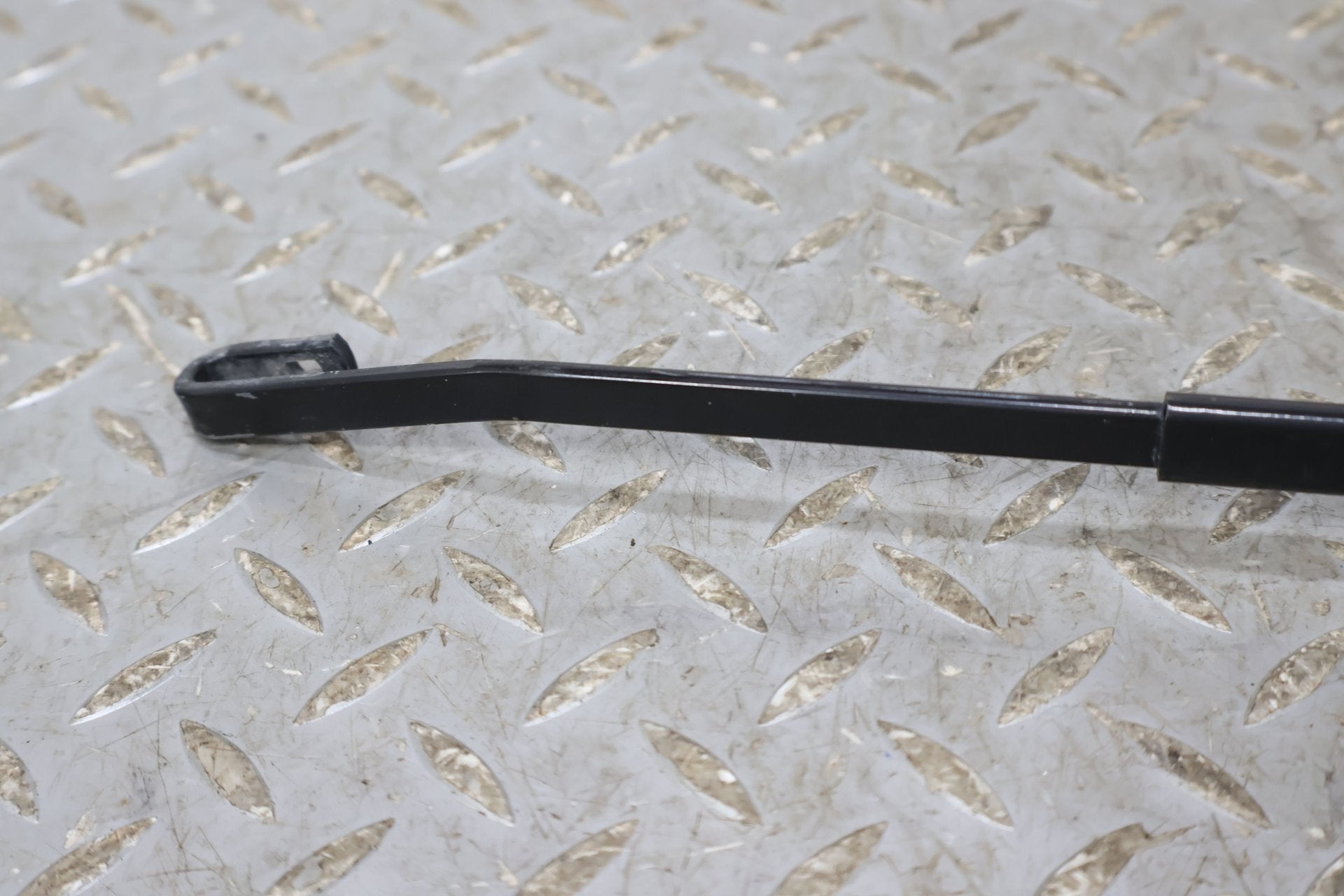 2002 Cadillac Escalade- Wiper Arm