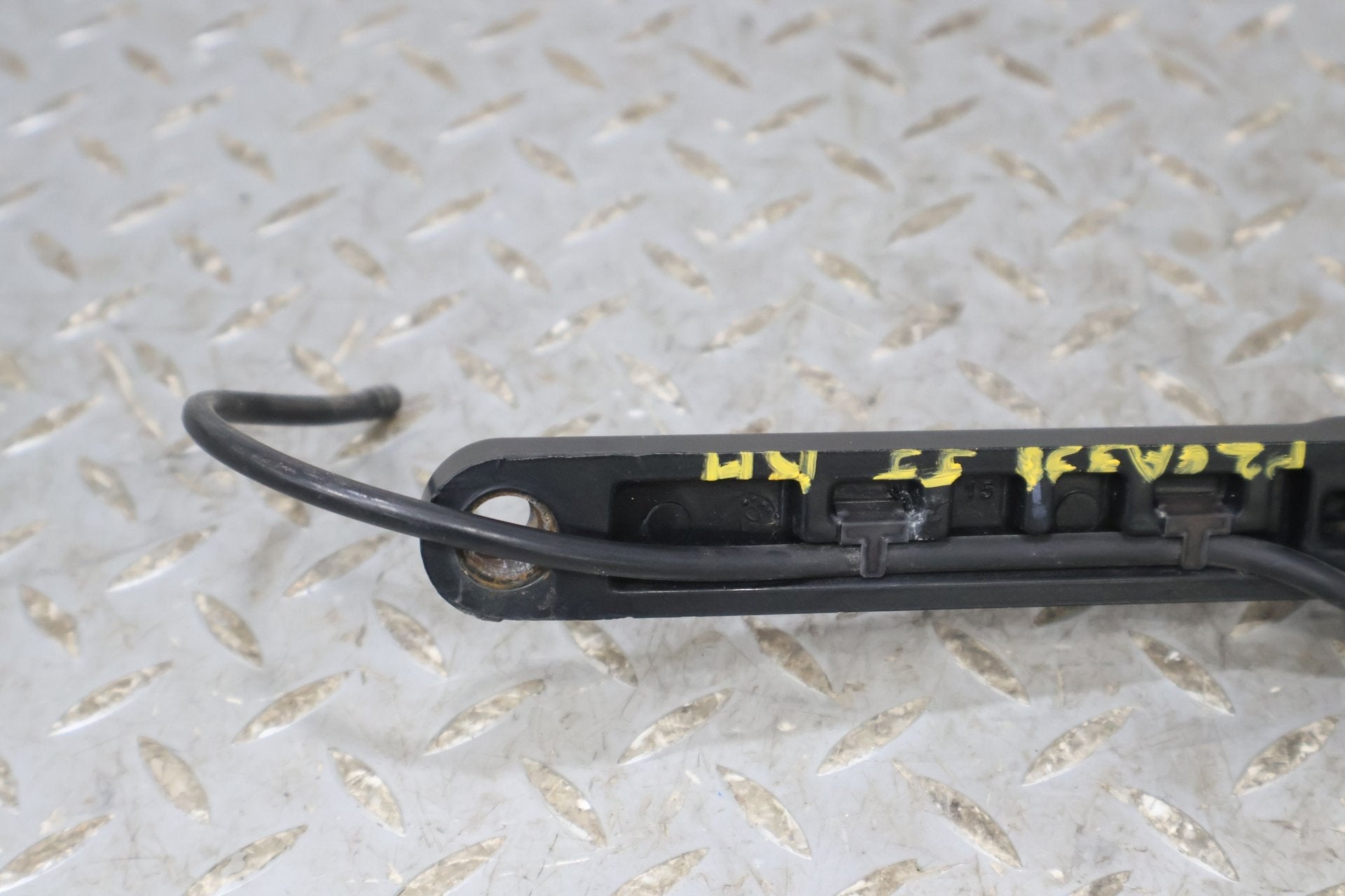 2002 Cadillac Escalade- Wiper Arm