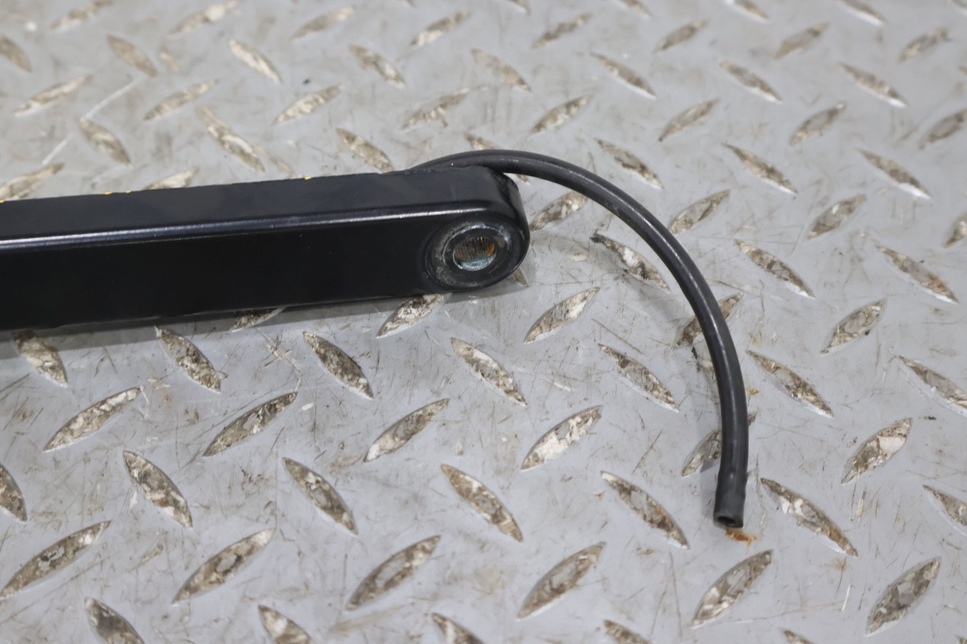 2002 Cadillac Escalade- Wiper Arm