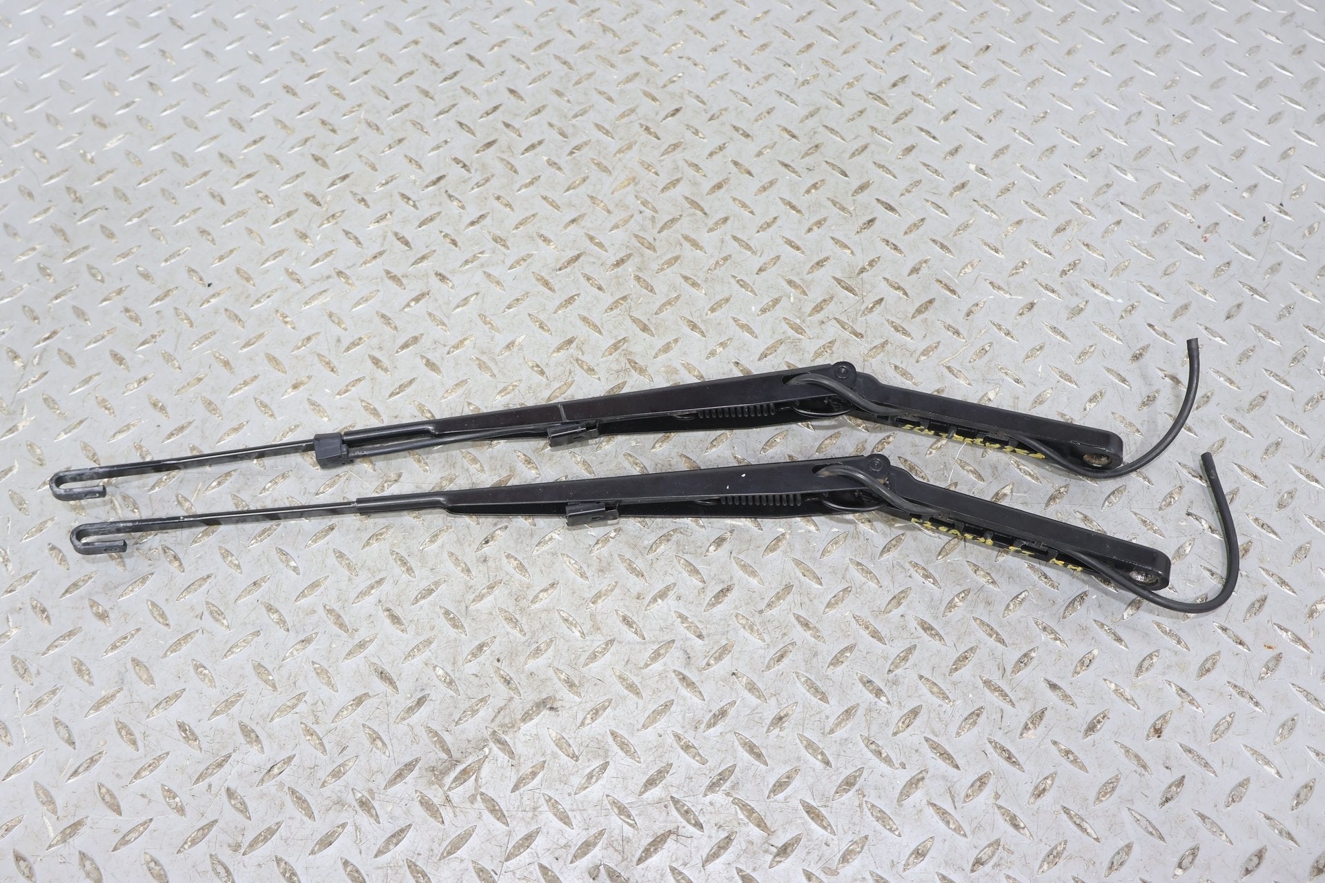 2002 Cadillac Escalade- Wiper Arm
