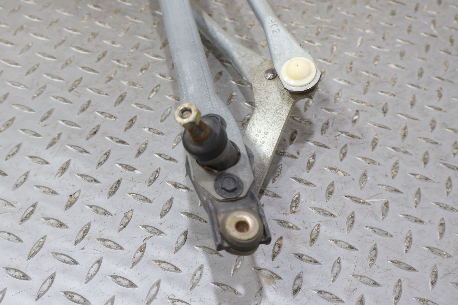 2002 Cadillac Escalade- Wiper Linkage
