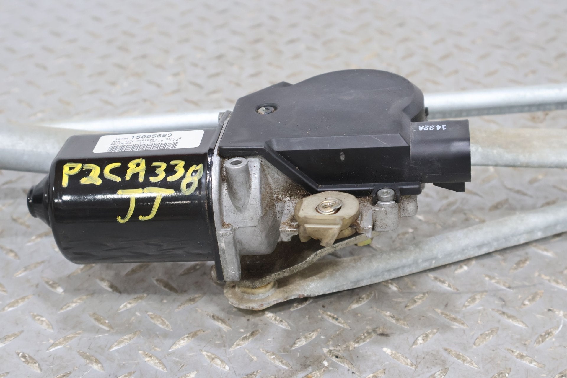 2002 Cadillac Escalade- Wiper Linkage