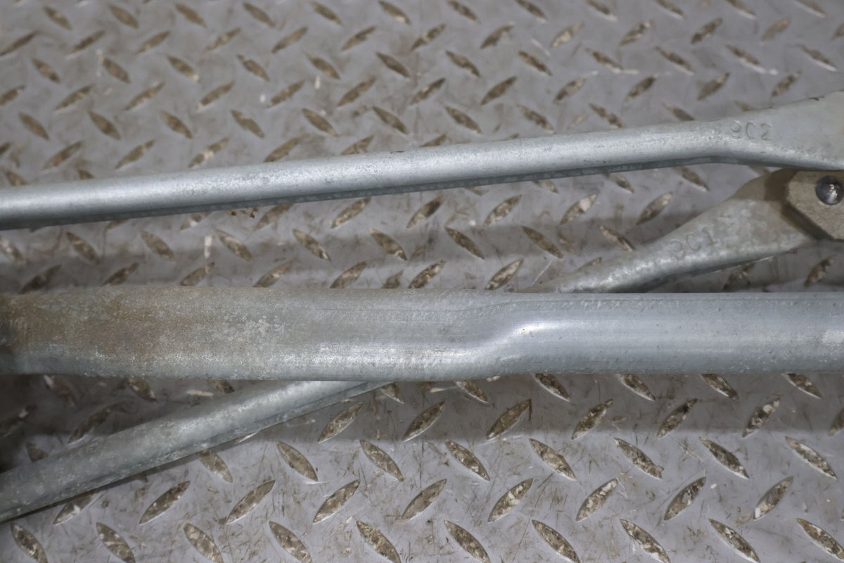 2002 Cadillac Escalade- Wiper Linkage