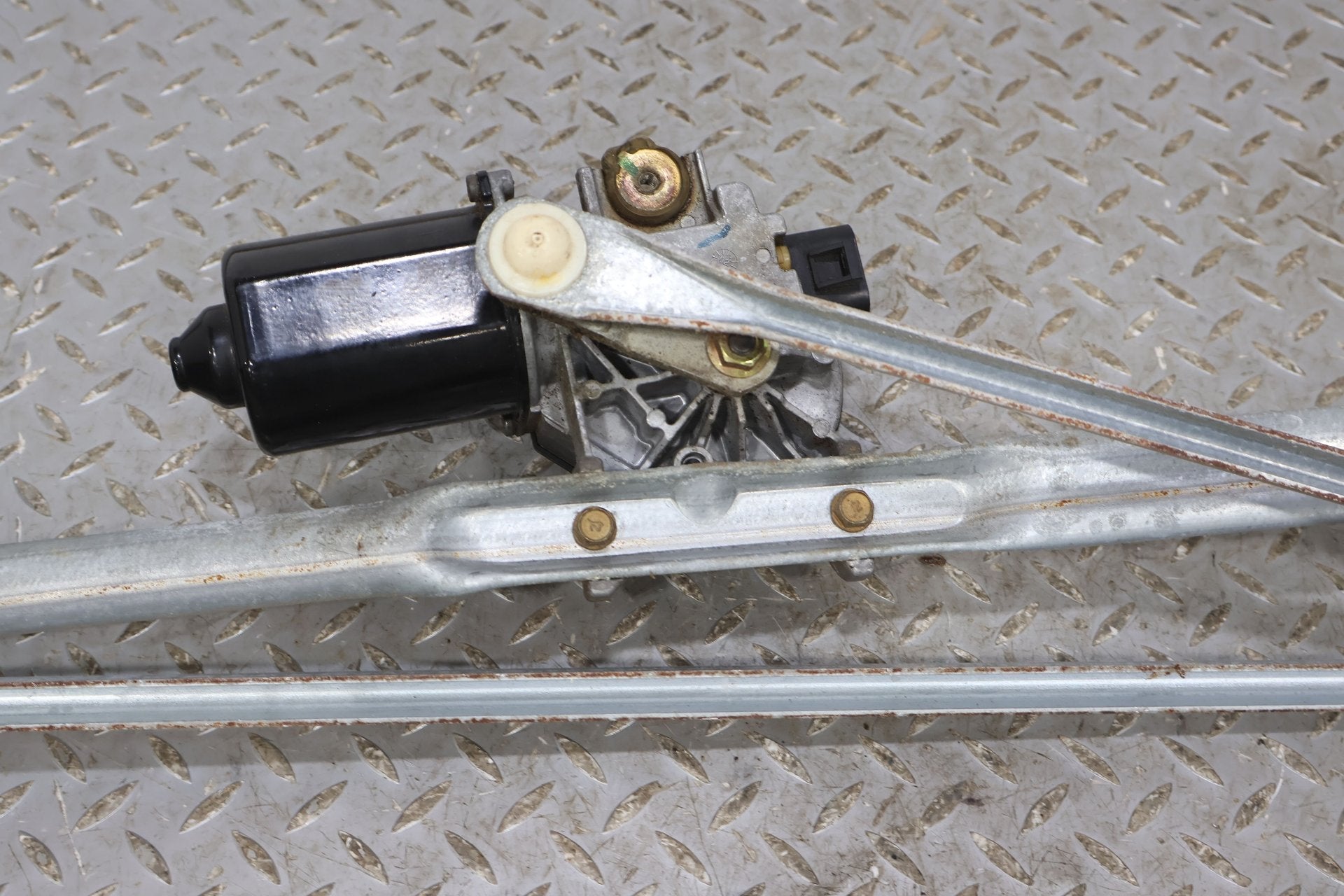 2002 Cadillac Escalade- Wiper Linkage
