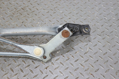 2002 Cadillac Escalade- Wiper Linkage