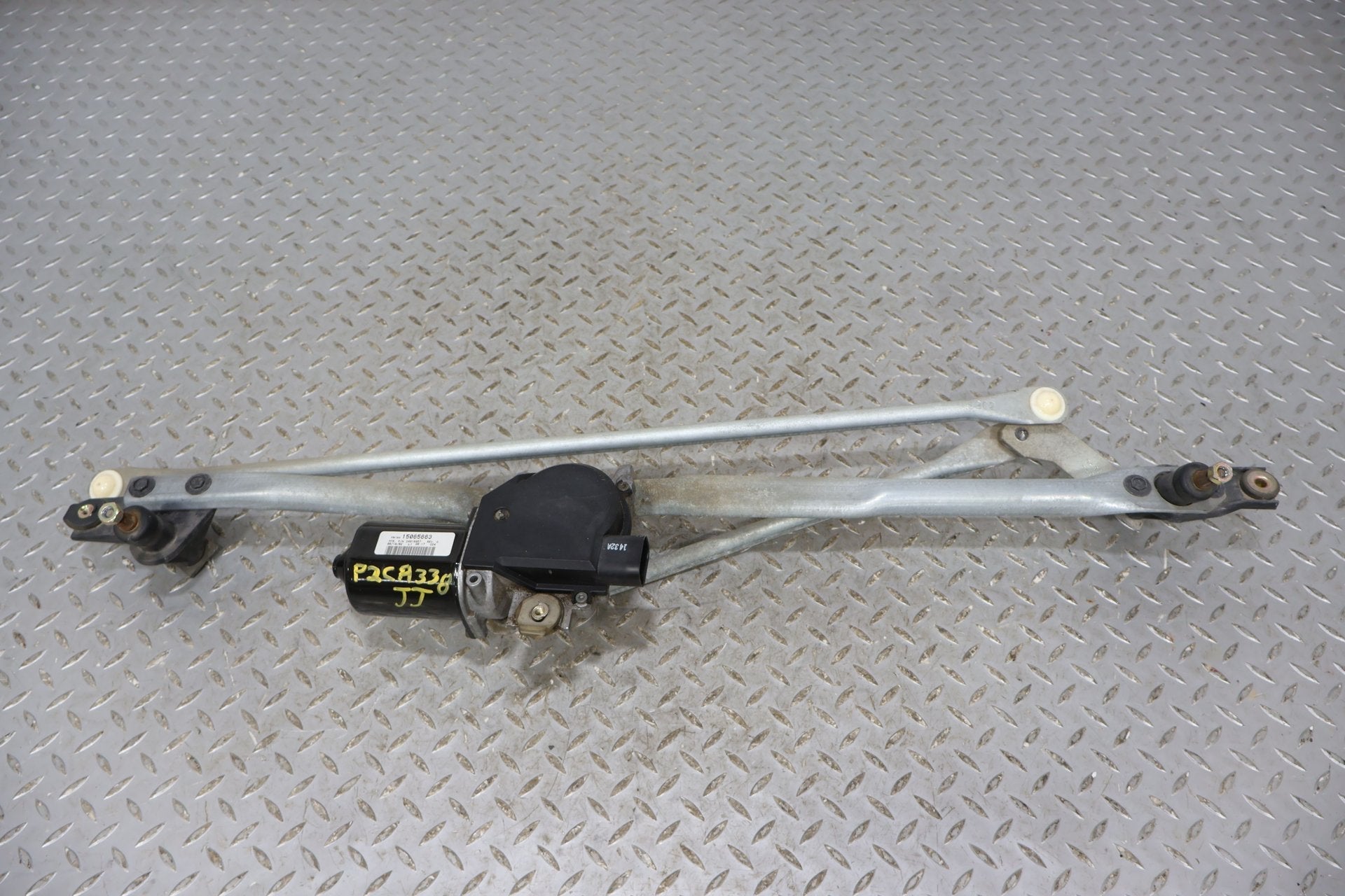 2002 Cadillac Escalade- Wiper Linkage