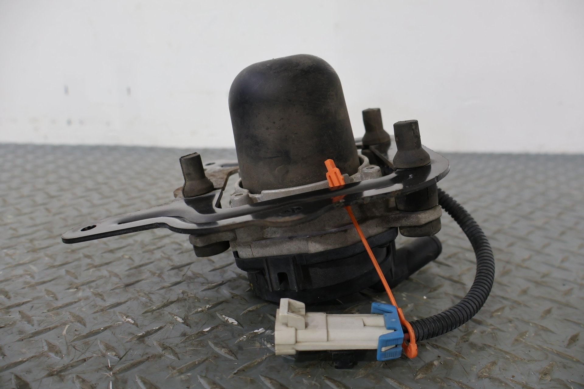 2002 Chevrolet Corvette Air Pump 12568382