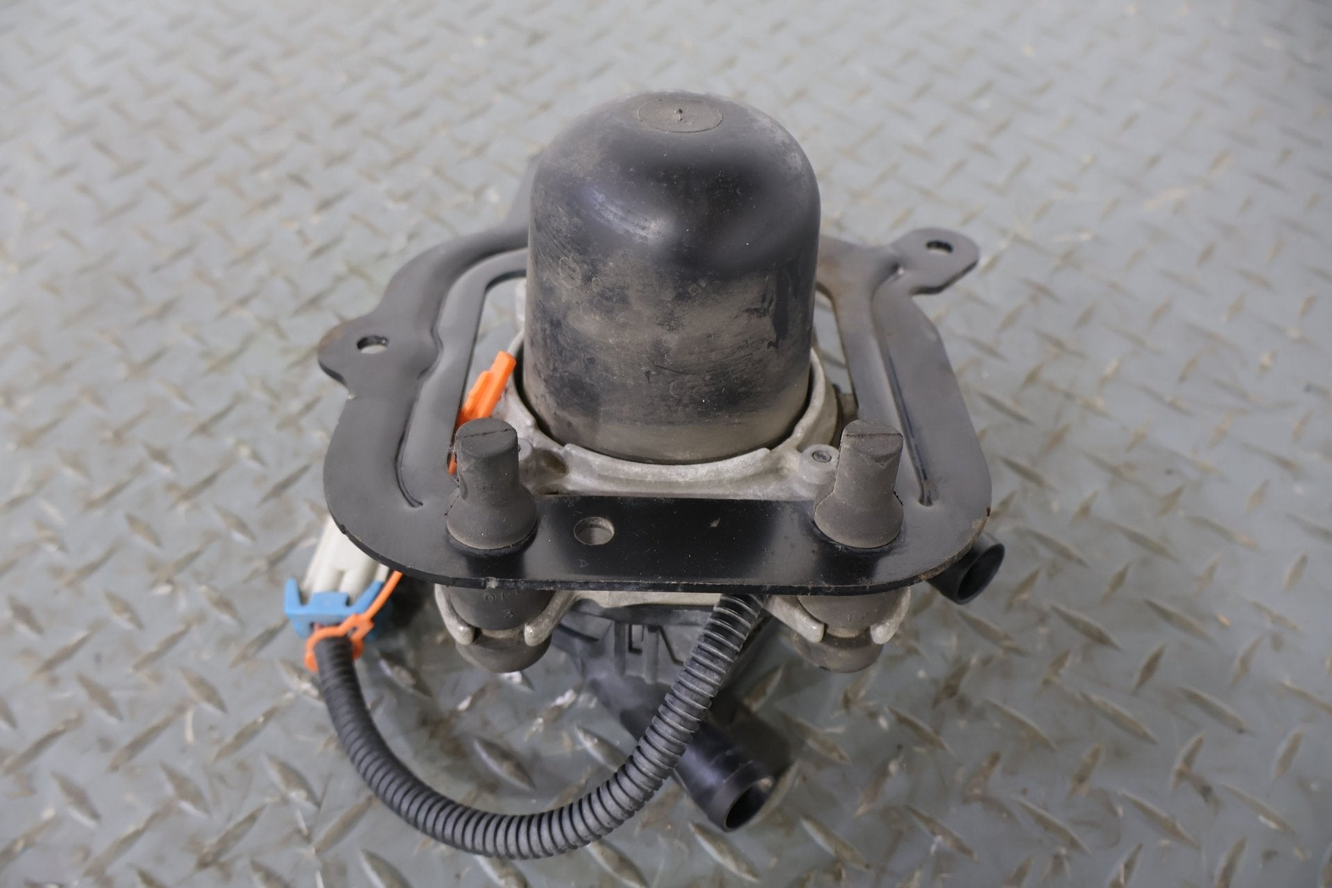 2002 Chevrolet Corvette Air Pump 12568382
