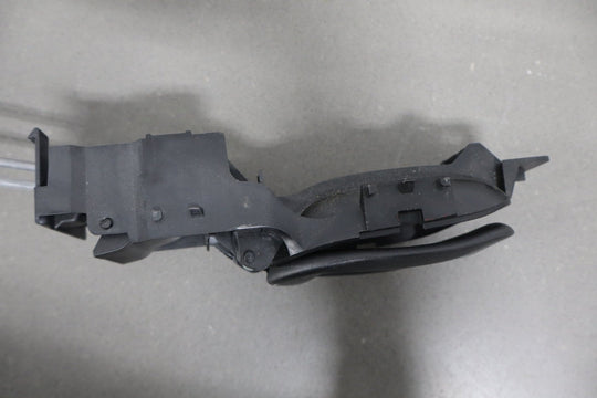 2002 Chevrolet Corvette Left Front Door Latch