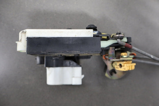 2002 Chevrolet Corvette Left Front Door Latch