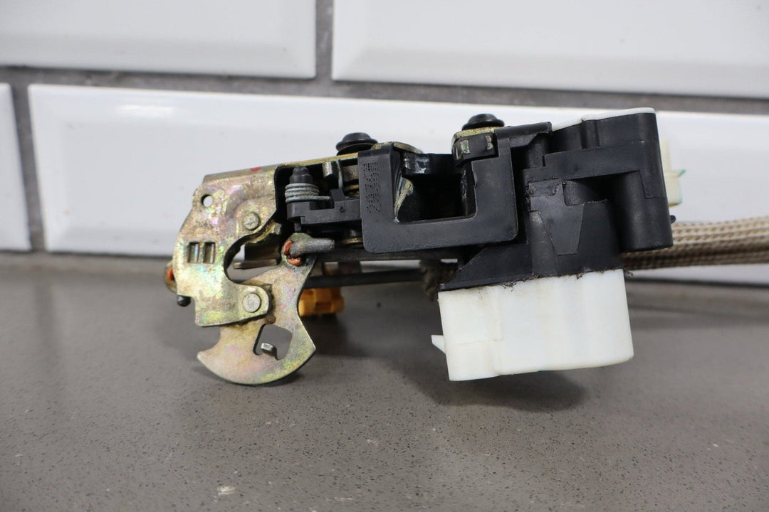 2002 Chevrolet Corvette Left Front Door Latch