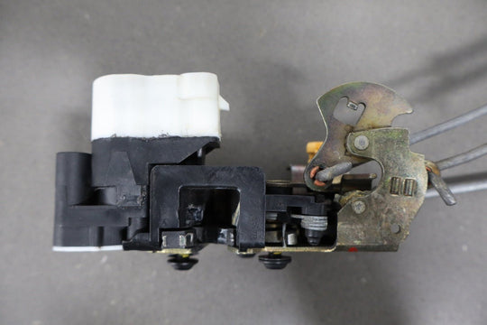 2002 Chevrolet Corvette Left Front Door Latch