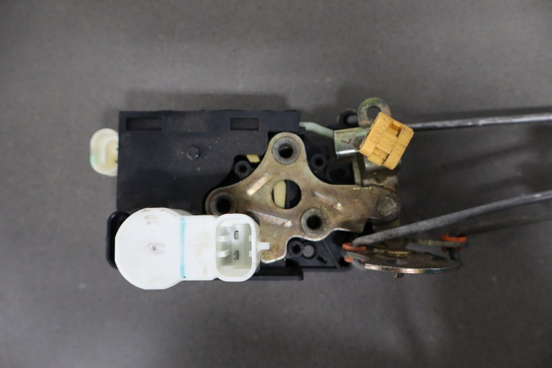 2002 Chevrolet Corvette Left Front Door Latch