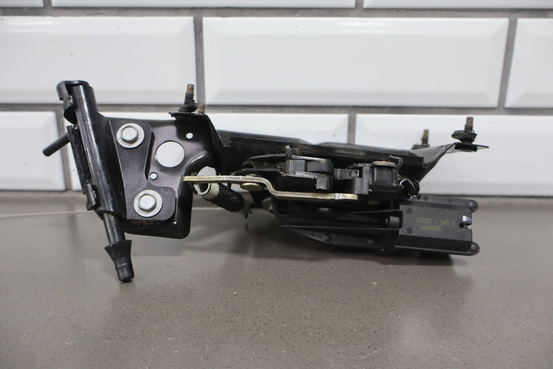 2002 Chevrolet Corvette Lid Latch Pair