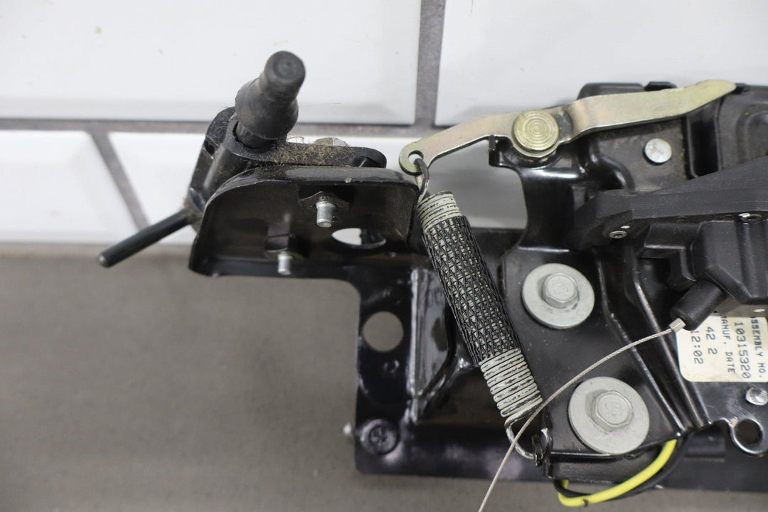 2002 Chevrolet Corvette Lid Latch Pair