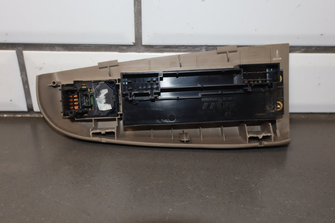 2002 Chevrolet Silverado 2500 Crew Cab Left Front Window Switch OEM