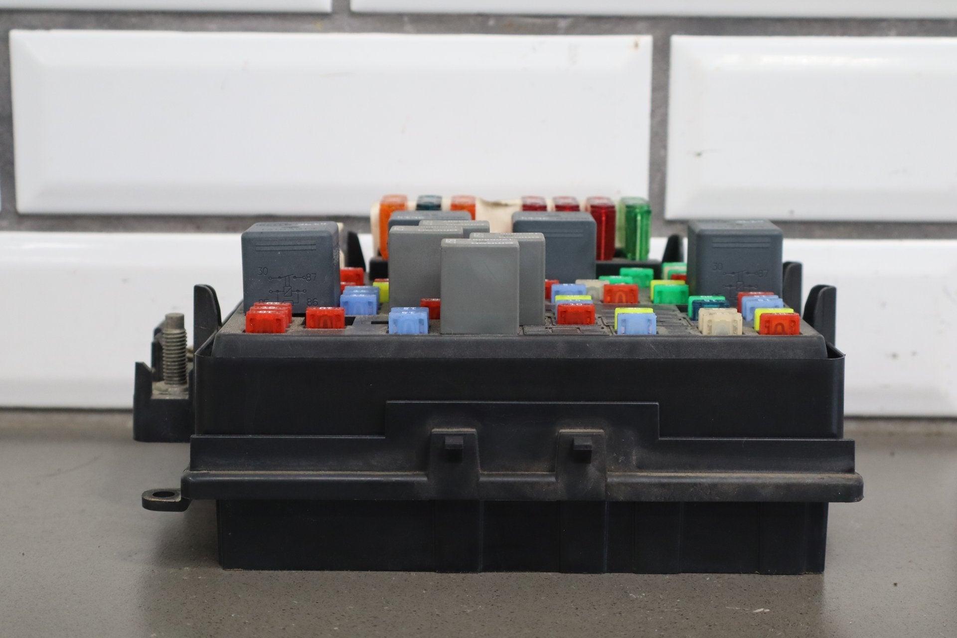 2002 Chevrolet Silverado 2500 GMT800 6.0LL Gasoline Engine Fuse Box 15811689
