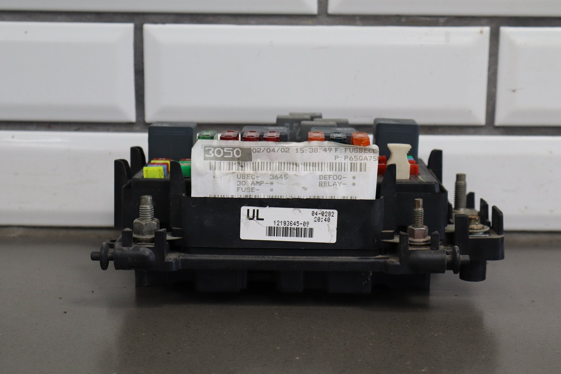 2002 Chevrolet Silverado 2500 GMT800 6.0LL Gasoline Engine Fuse Box 15811689