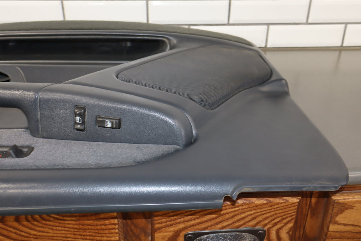 2002 Chevrolet Silverado 2500 Right Front Door Trim Panel Graphite 12