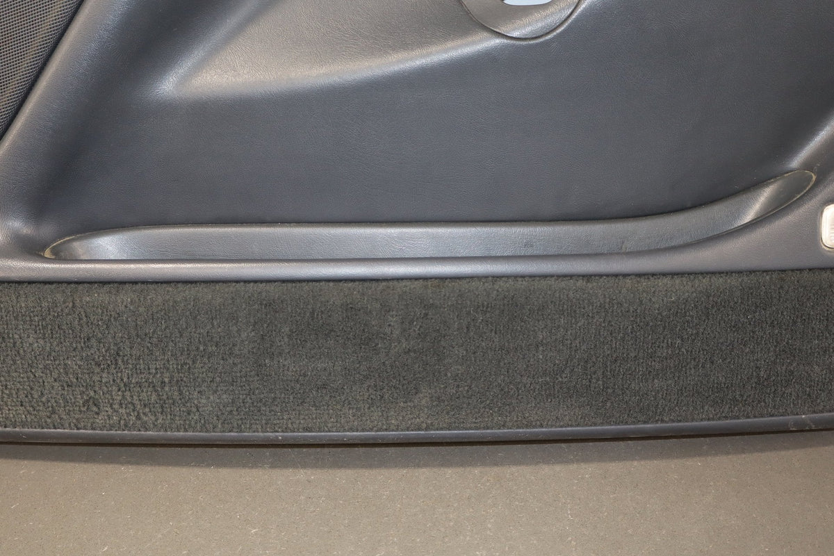 2002 Chevrolet Silverado 2500 Right Front Door Trim Panel Graphite 12